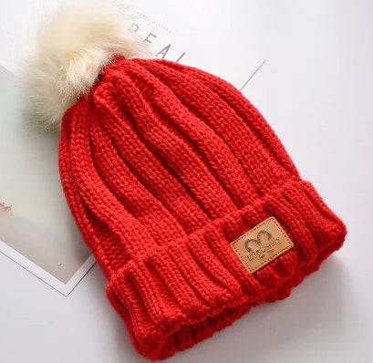 Knitted Outdoor Beanie with Fleece Lining for Warmth